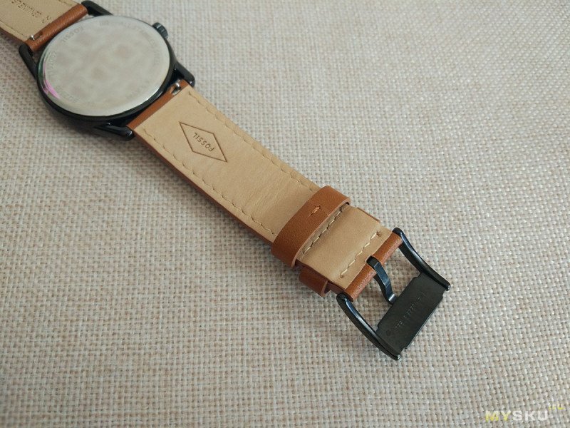 Минималистичные часы Fossil Ledger BQ2305