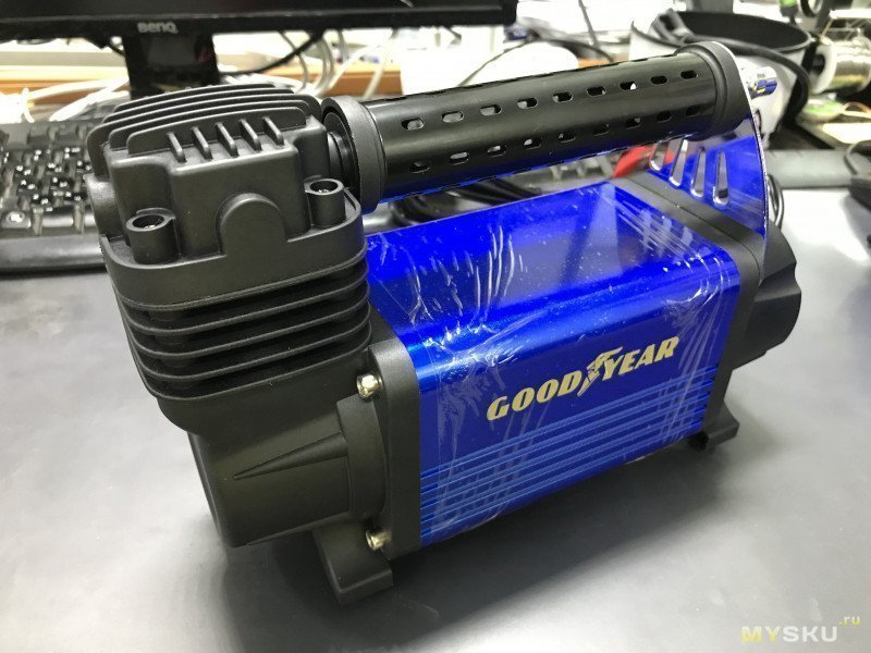Автомобильный компрессор goodyear gy-50l и его внутренний мир!